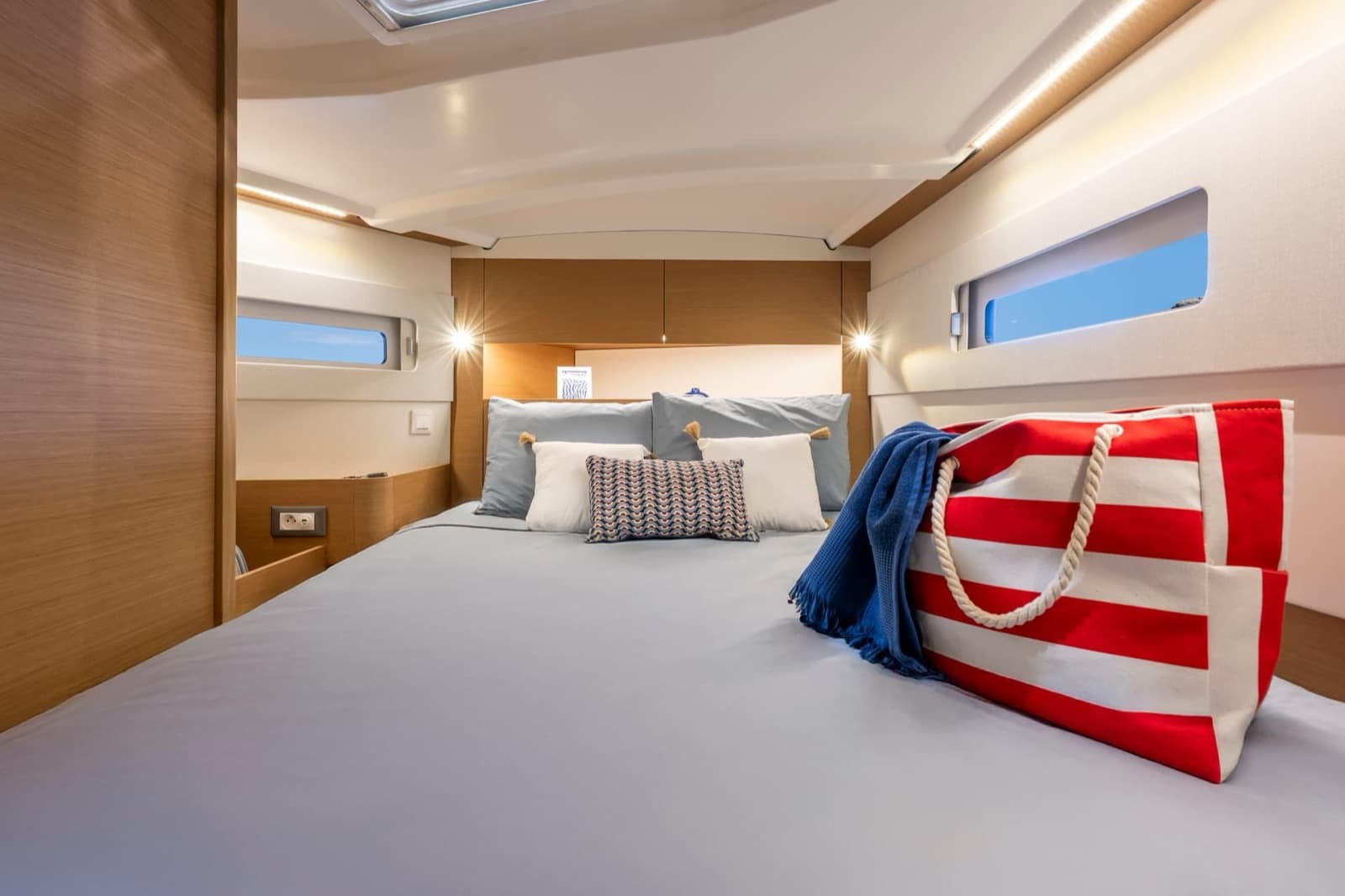 Owner's cabin, Sun Odyssey 415