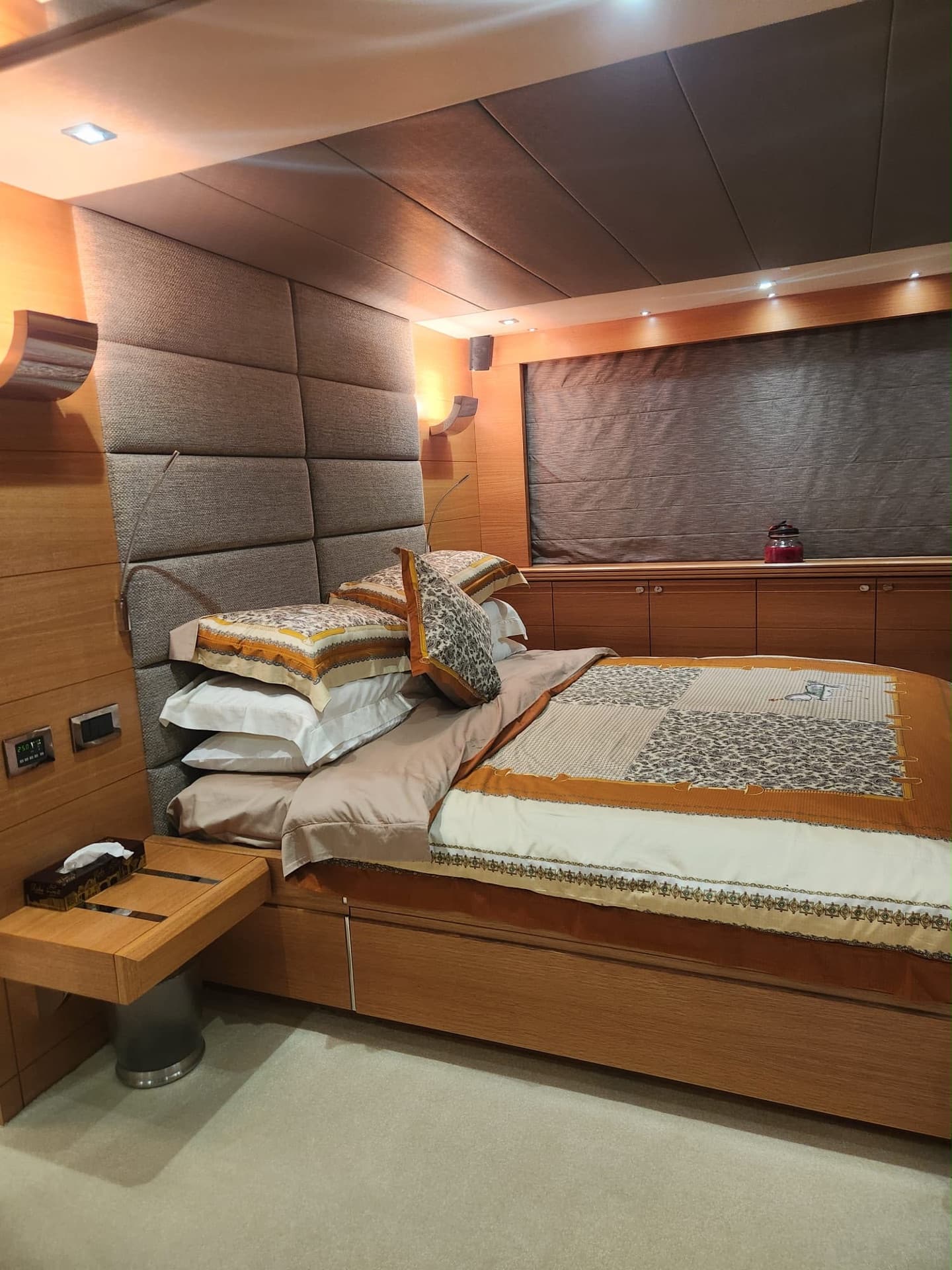 Каюта владельца, Sunseeker 80 Sport Yacht